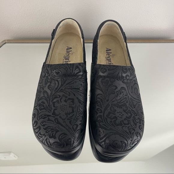 ALEGRIA Black Leather Floral Paisley Embossed Keli Professional Slip On Loafers - Picture 7 of 12